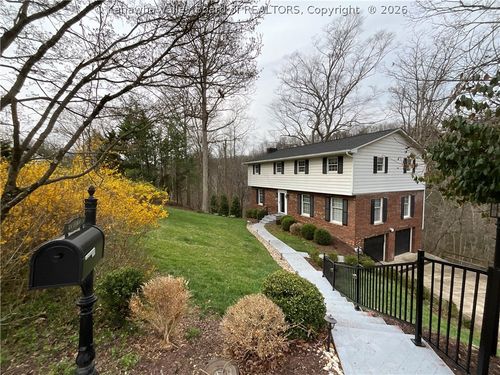 924 Harmony Ln, South Charleston, WV, 25303-2717 | Card Image