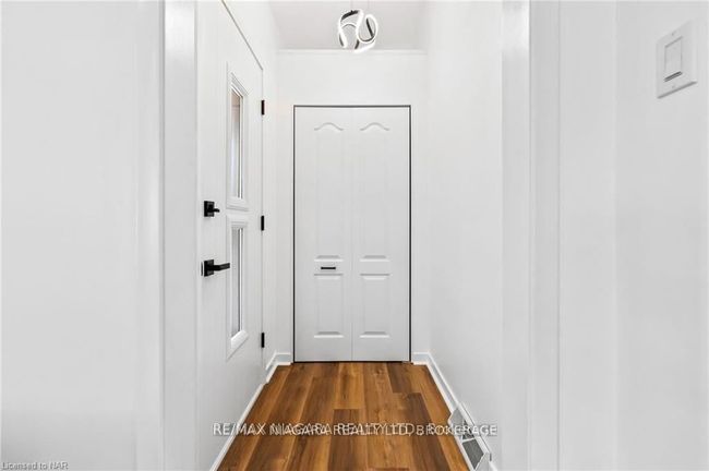 7422 Dorchester Rd, House other with 4 bedrooms, 2 bathrooms and 3 parking in Niagara Falls ON | Image 5