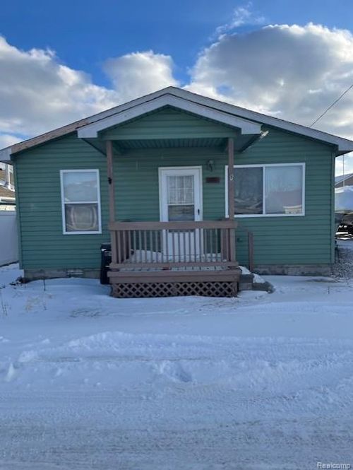 7819 Lake Dr, Clay, MI, 48001-3025 | Card Image