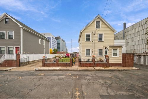 40 Horace St, Somerville, MA, 02143-4222 | Card Image