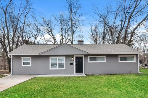 7105 E 111th Ter, Kansas City, MO, 64134-3313 | Card Image