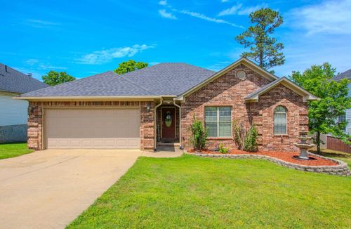 37 Emerald Dr, Maumelle, AR, 72113-6041 | Card Image