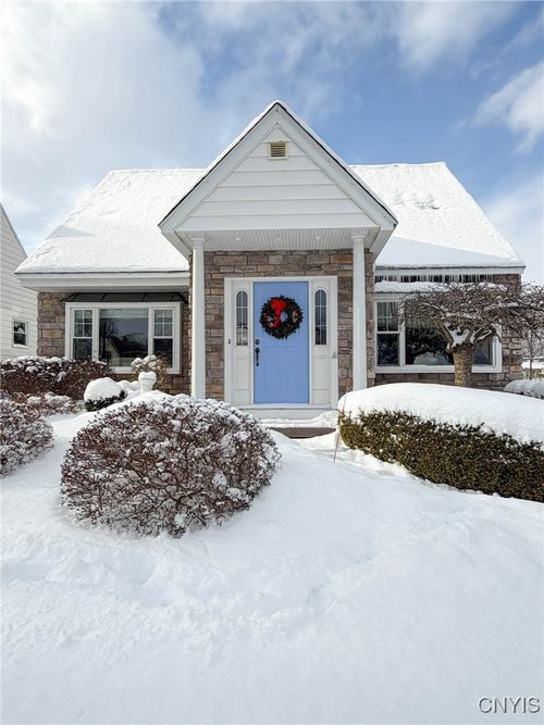 2642 Remington Rd, Utica, NY, 13501-6313 | Card Image