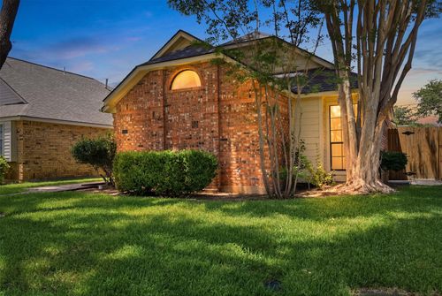 747 Monique, Cedar Hill, TX, 75104-1739 | Card Image