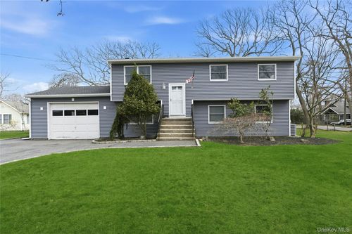 177 Pine Neck Ave, E Patchogue, NY, 11772-5795 | Card Image