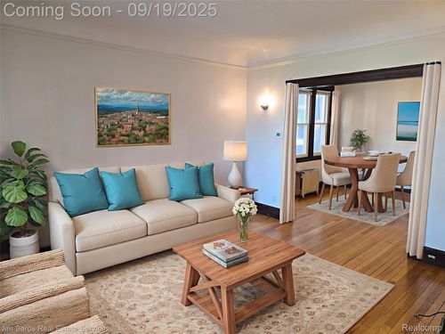 843 Beaconsfield 1s, Grosse Pointe Park, MI, 48230 | Card Image