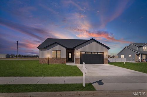 110 Black Wolf Run, Highland, IL, 62249-2875 | Card Image