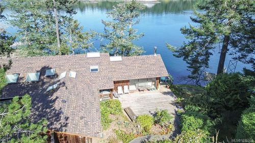 425 Scott Point Dr, Salt Spring Island, BC, V8K2R2 | Card Image