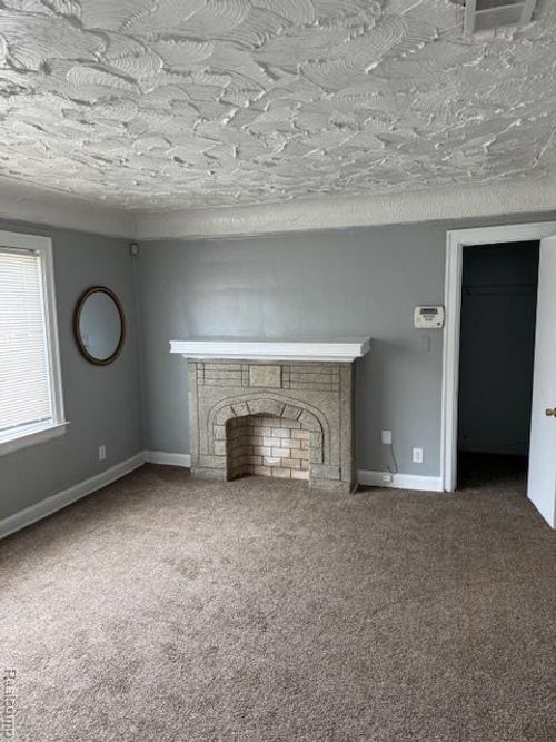 14375 Coyle St, Detroit, MI, 48227-2585 | Card Image