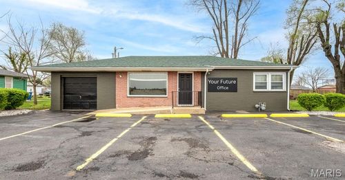 3704 Pontoon Rd, Granite City, IL, 62040-4240 | Card Image