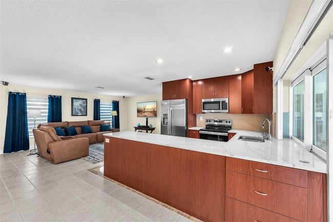 1012 Spindle Palm Way, House other with 3 bedrooms, 2 bathrooms and null parking in APOLLO BEACH FL | Image 17