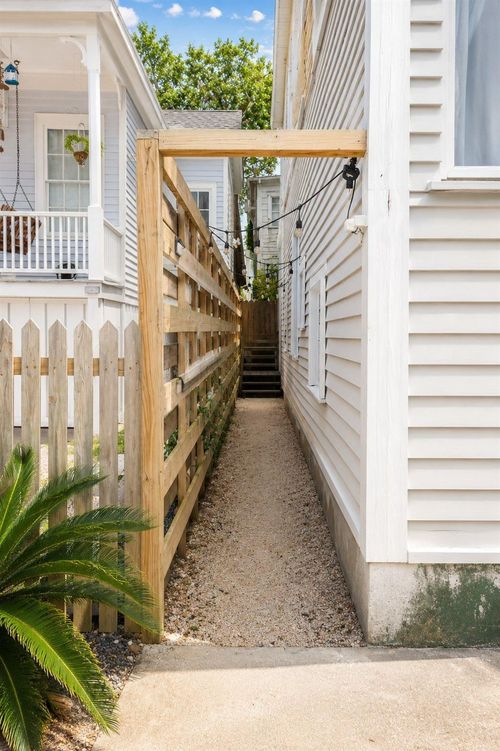 3-2627 Ave K, Galveston, TX, 77550 | Card Image