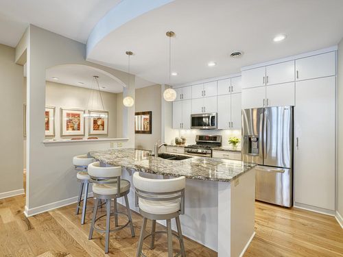 unit-106-701 Linden St, Mendota Heights, MN, 55118-1168 | Card Image