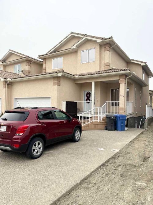 2-373 Canyon Blvd W, Lethbridge, AB, T1K6V2 | Card Image