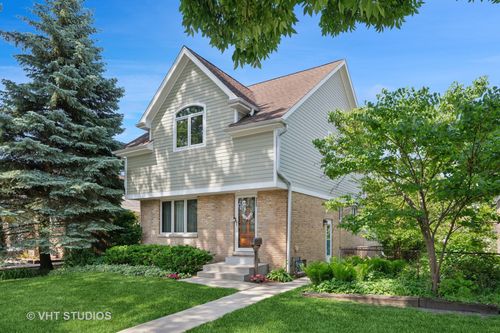 9008 Marmora Ave, Morton Grove, IL, 60053-2449 | Card Image