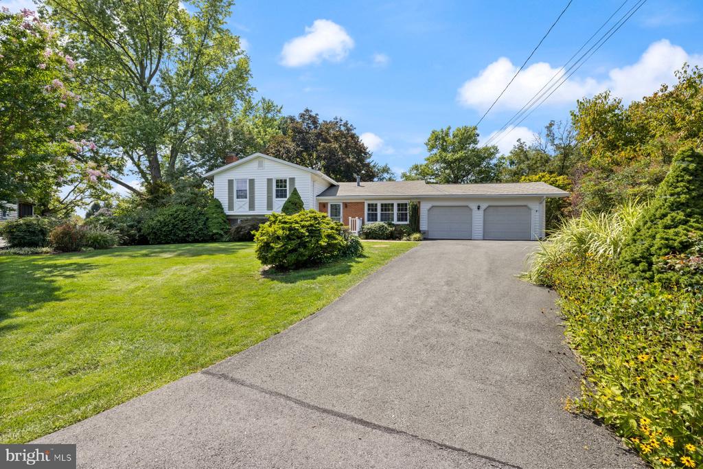 Pepper Ct, Germantown, MD 20874