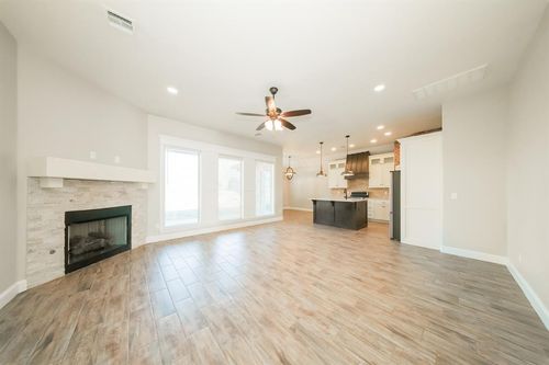 2517 Se 38th St, Moore, OK, 73160-9733 | Card Image