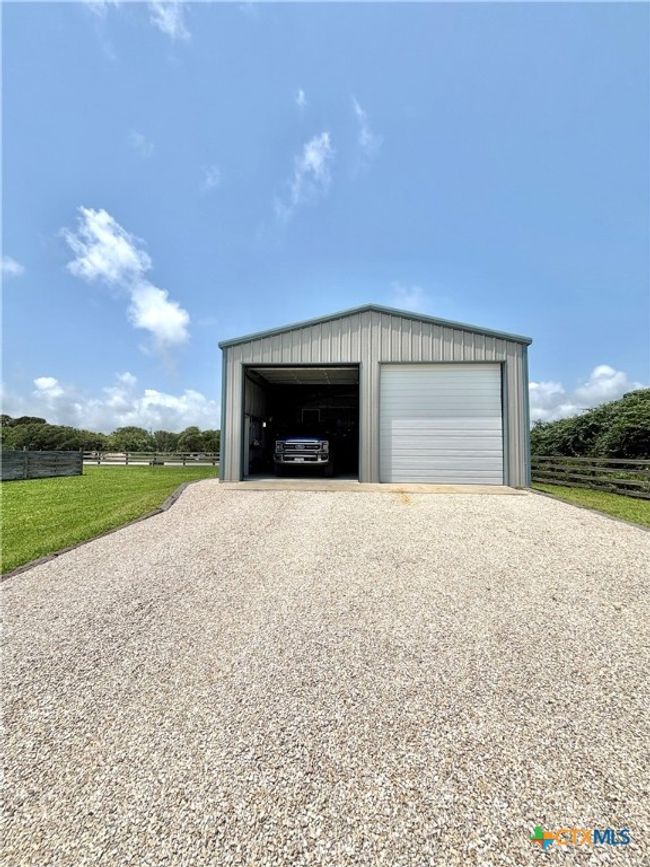 1007 N Washington St, House other with 3 bedrooms, 3 bathrooms and null parking in Port O Connor TX | Image 44