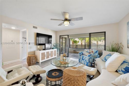 522-522 Oak Harbour Dr, Juno Beach, FL, 33408-2142 | Card Image