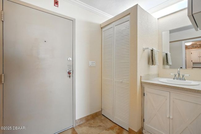 Entry Way | Image 4