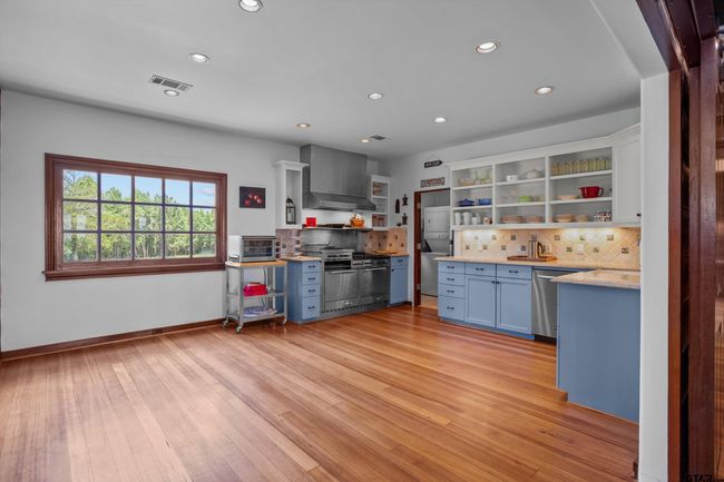 656 Vineyard View Ranch, House other with 3 bedrooms, 3 bathrooms and null parking in Grapeland TX | Image 13