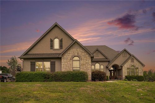 15511 Salem Rd, Excelsior Springs, MO, 64024-8411 | Card Image