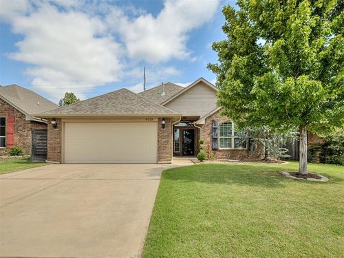 9213 Nw 77th Street, Yukon, OK, 73099 | Card Image
