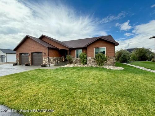 1068 Willow Cove Ave, Pinedale, WY, 82941-6756 | Card Image