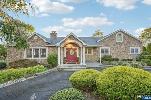 23 Surrey Dr, Wayne, NJ, 07470-5222 | Card Image