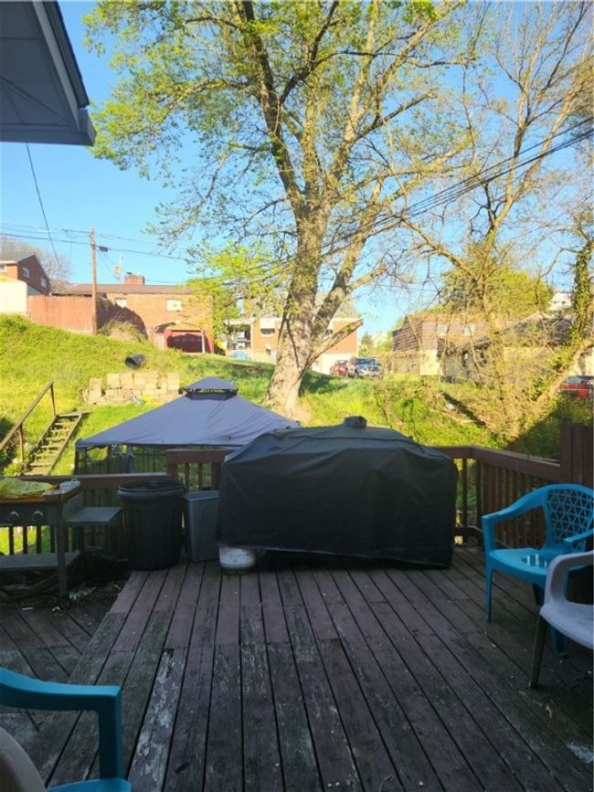 1606 Woodmont Avenue, For Sale in Arnold Zoocasa