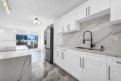 ph8-17800 Atlantic Blvd, Sunny Isles Beach, FL, 33160-2799 | Card Image