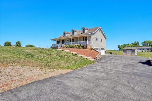2210 Isle Of Pines Dr, Moneta, VA, 24121-4598 | Card Image