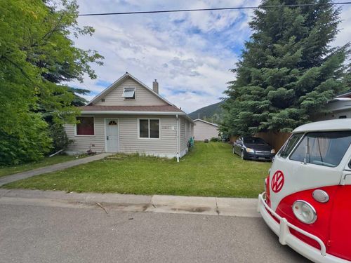 13205 15 Avenue, Blairmore, AB, T0K0E0 | Card Image