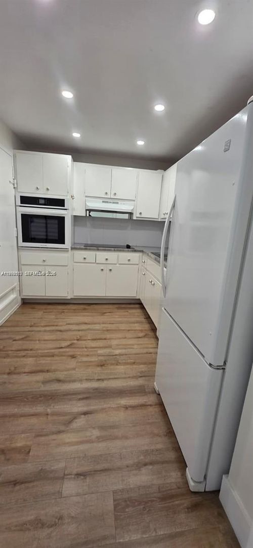 apt-1122-400 Kings Point Dr, Sunny Isles Beach, FL, 33160-4737 | Card Image