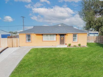 627 S Everett St., Home with 3 bedrooms, 1 bathrooms and null parking in Kennewick WA | Image 1