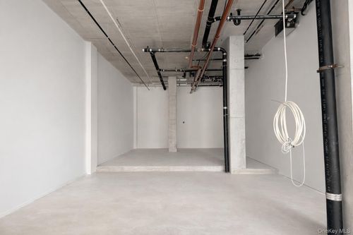 apt-102-144-49 Northern Blvd, Flushing, NY, 11354-4688 | Card Image