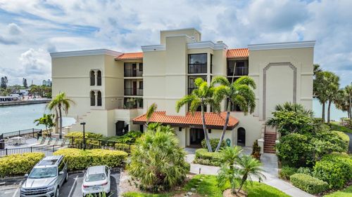 apt-305-7403 Bayshore Dr, TREASURE ISLAND, FL, 33706-3540 | Card Image