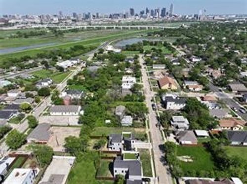 1703 Homeland St, Dallas, TX, 75212-1830 | Card Image