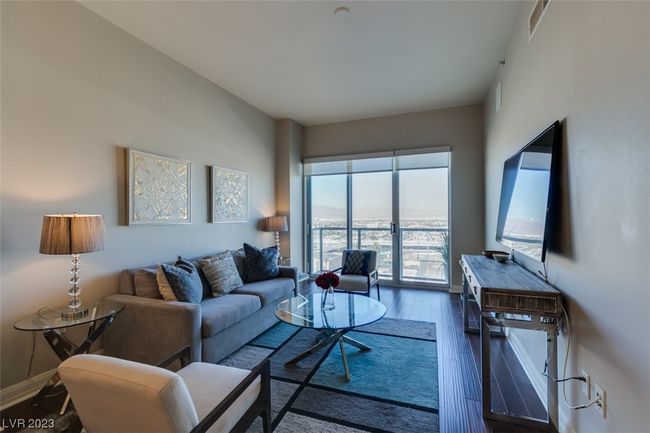 UNIT-1618 - 150 Las Vegas Blvd N, Condo with 1 bedrooms, 2 bathrooms and null parking in Las Vegas NV | Image 6
