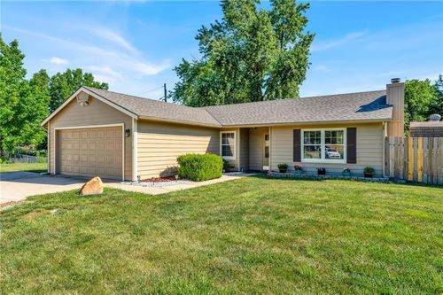 3713 Sunnybrook Ln, Lawrence, KS, 66047-3830 | Card Image