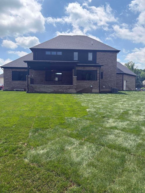 10505 Excalibur Dr, Shelby Twp, MI, 48315-6693 | Card Image