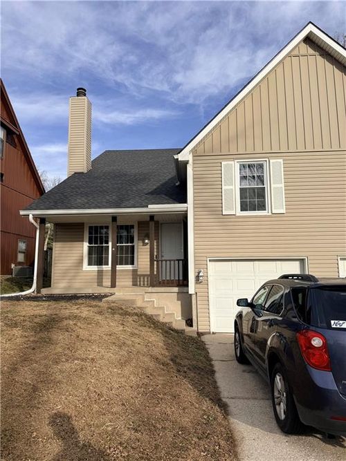 1422 La Chateau Dr, Liberty, MO, 64068-3304 | Card Image