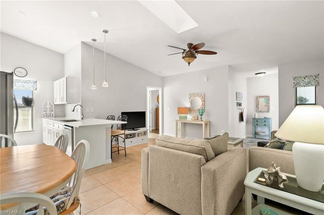 APT-31 - 1413 Sw 51 St Ln, Condo with 2 bedrooms, 2 bathrooms and null parking in CAPE CORAL FL | Image 9