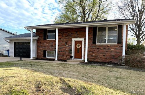 3904 Dunn Rd, Hazelwood, MO, 63042-1112 | Card Image