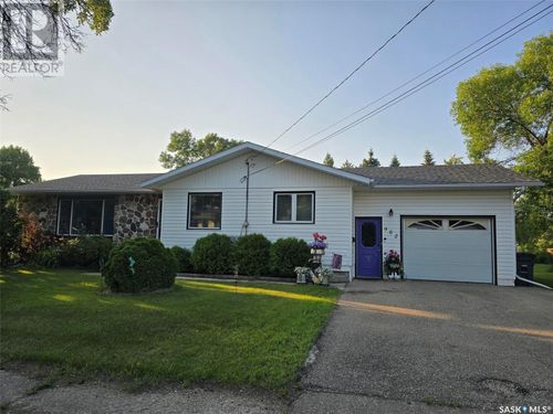 902 Assiniboia Ave, Grenfell, SK, S0G2B0 | Card Image