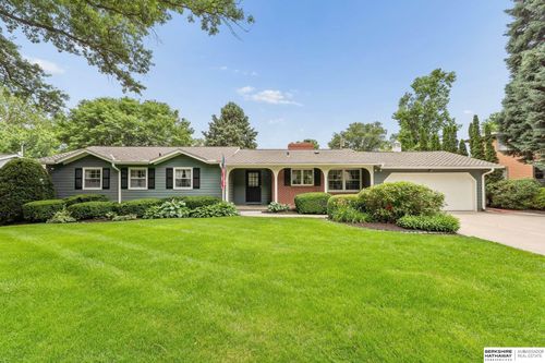 10725 Cedar St, Omaha, NE, 68124-1051 | Card Image