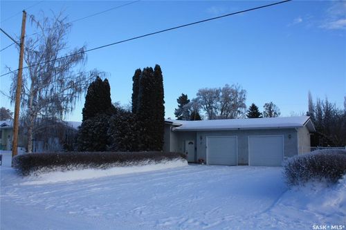 31 Queen St, Clavet, SK, S0K0Y0 | Card Image