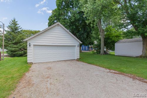 307 E Jefferson St, Blissfield, MI, 49228-1325 | Card Image
