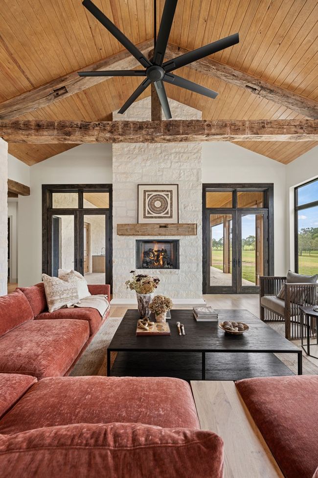 1318 Countryside Bnd, Home with 4 bedrooms, 5 bathrooms and 3 parking in Fredericksburg TX | Image 16