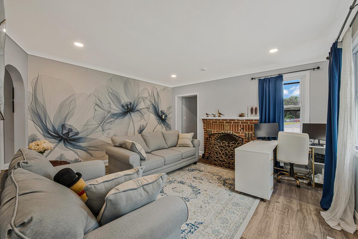 Residential in SUITLAND 3